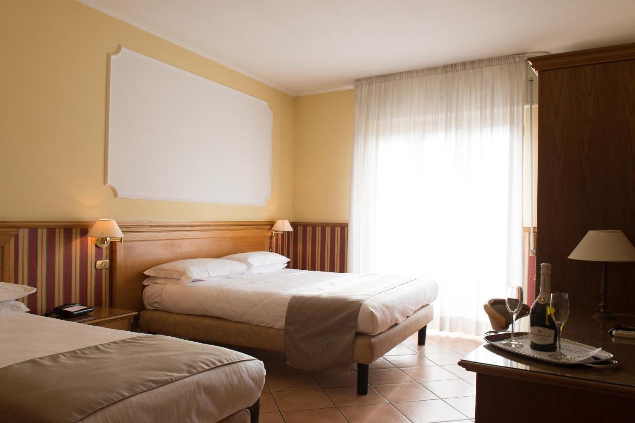 נאפולי Hotel Leopardi מראה חיצוני תמונה