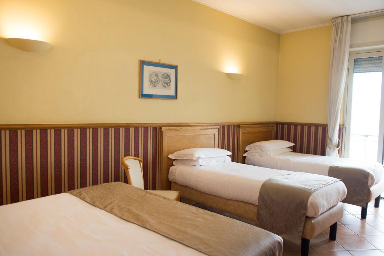 נאפולי Hotel Leopardi מראה חיצוני תמונה