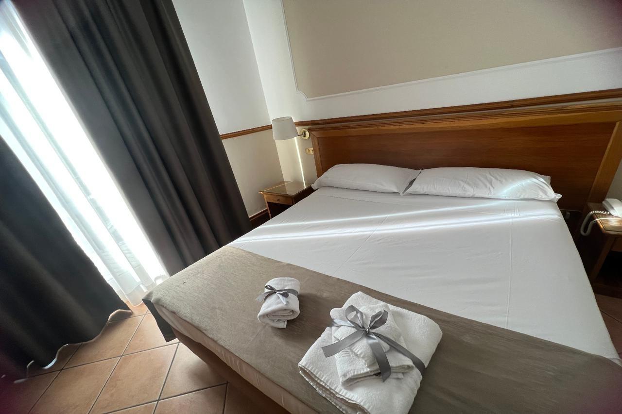 נאפולי Hotel Leopardi מראה חיצוני תמונה